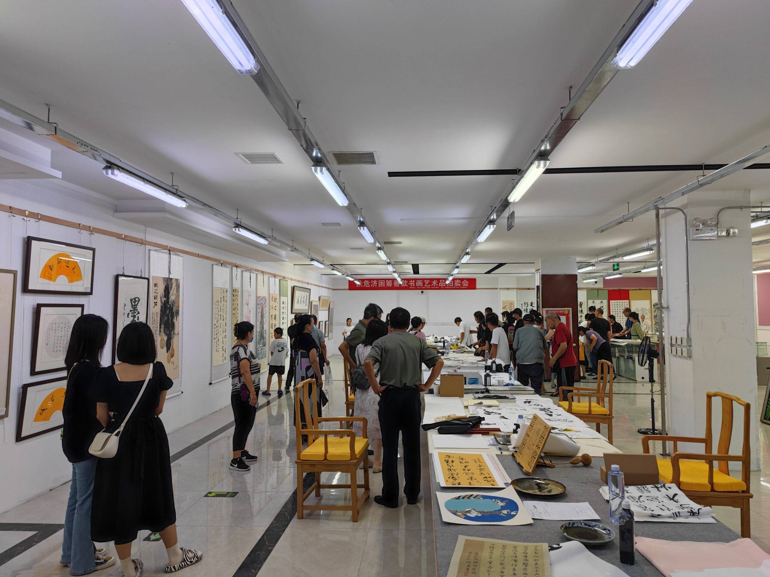 2022年8月15日晚，七步楼举办“扶危济困筹善款书画艺术品拍卖会”-七步楼